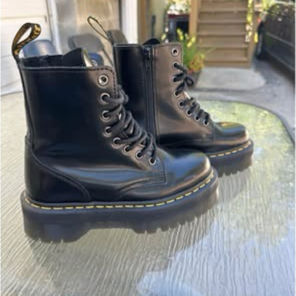 Dr Martens Jadon boots